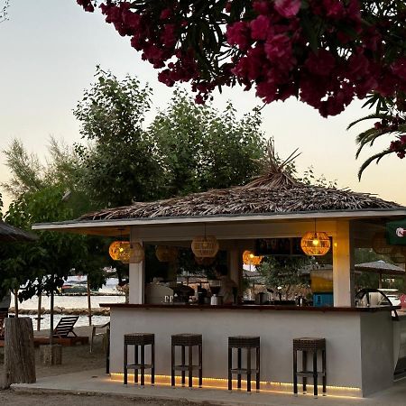 Three Stars Beach Hotel 모라이티카 외부 사진